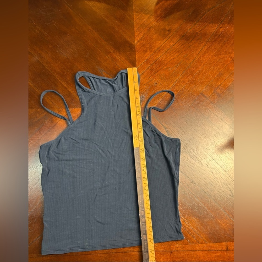 lululemon athletica Navy Crop Top - Picture 5 of 5
